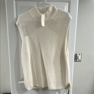 NWT Abercrombie Sleeveless Knit Sweater